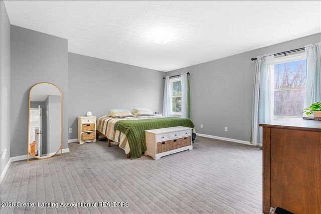 5554 Earliglow Lane, Haslett, MI 48840