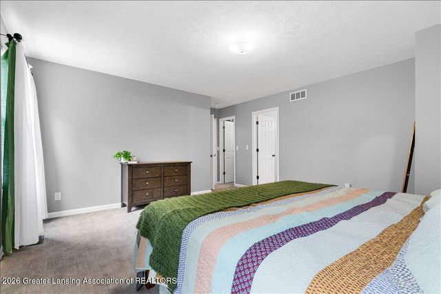 5554 Earliglow Lane, Haslett, MI 48840