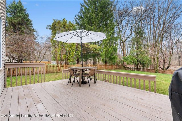 5554 Earliglow Lane, Haslett, MI 48840