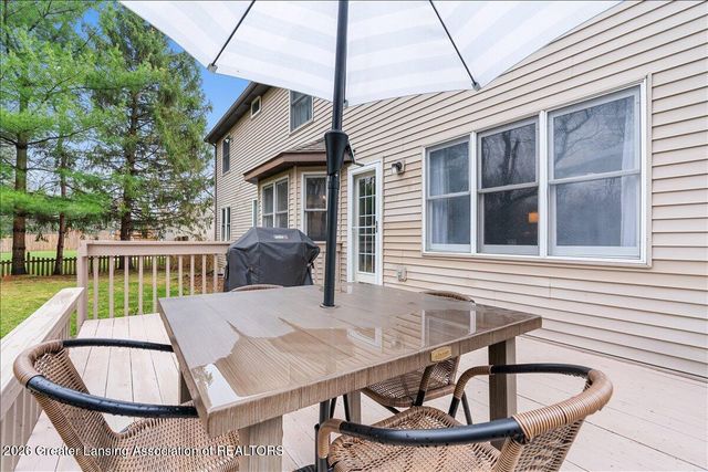 5554 Earliglow Lane, Haslett, MI 48840