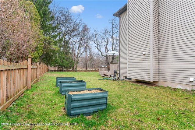 5554 Earliglow Lane, Haslett, MI 48840
