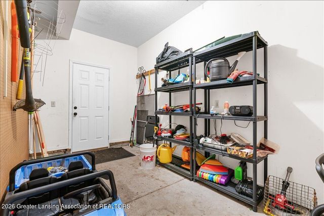 5554 Earliglow Lane, Haslett, MI 48840
