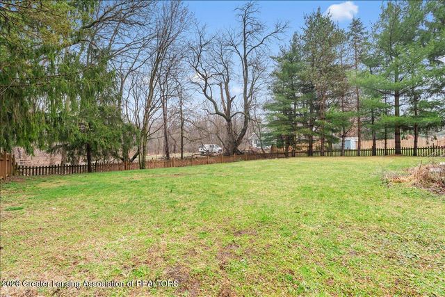 5554 Earliglow Lane, Haslett, MI 48840