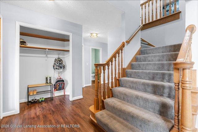 5554 Earliglow Lane, Haslett, MI 48840