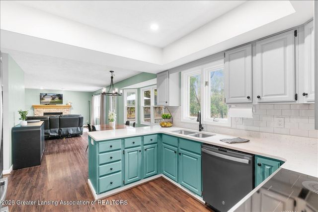 5554 Earliglow Lane, Haslett, MI 48840