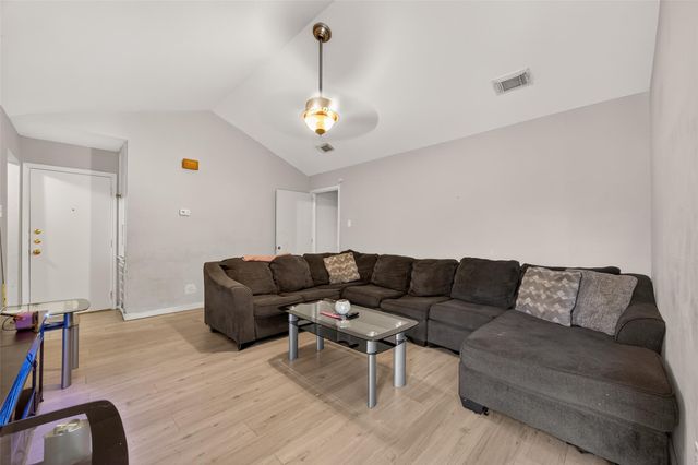 12811 Roandale Drive, Houston, TX 77048