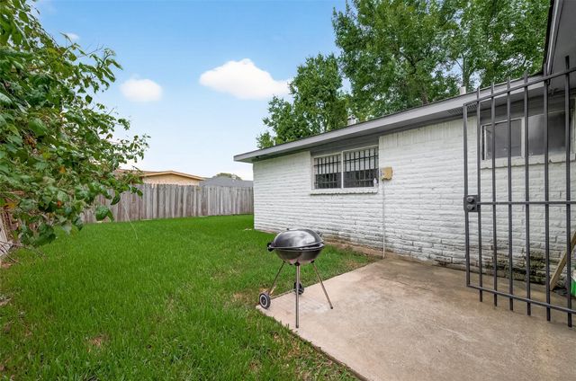 12811 Roandale Drive, Houston, TX 77048