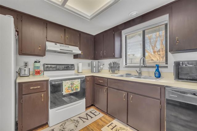 202 BRYAN STREET, Eustis, FL 32726