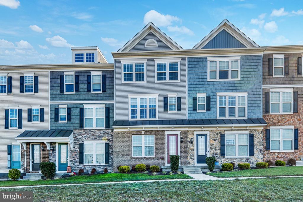 6047 CAMERONS FERRY DR, Haymarket, VA 20169