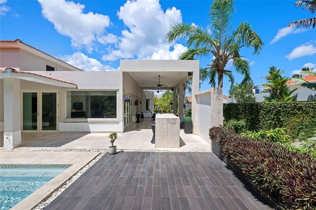 247 CAMINO DEL FLAMBOYAN STREET, Dorado, PR 00646