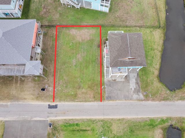 933 Clara Street, Bolivar Peninsula, TX 77650