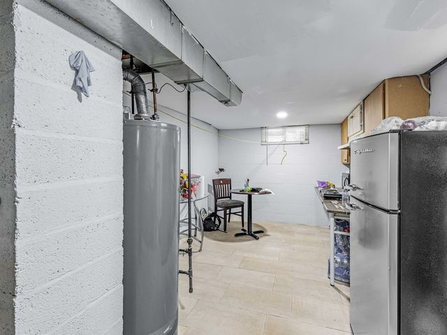 1045 Palace Street, Aurora, IL 60506