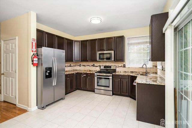 80 Tennyson Road, East Windsor, NJ 08520