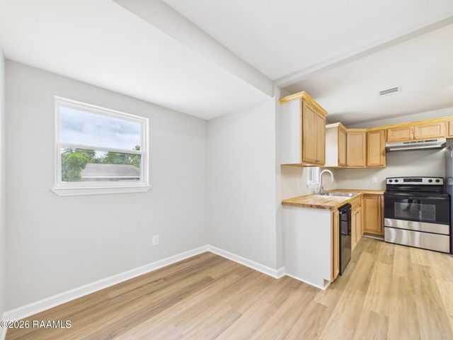908 Saint Charles Street, Lafayette, LA 70501