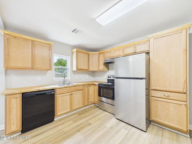 908 Saint Charles Street, Lafayette, LA 70501