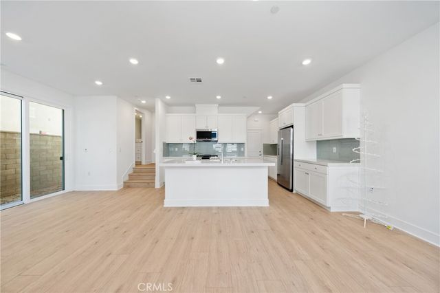 322 Proctor, Irvine, CA 92618