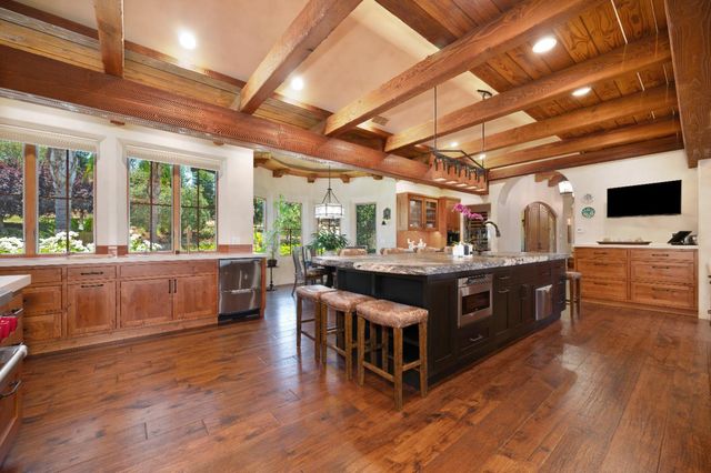 5905 Barton Rd, Loomis, CA 95650