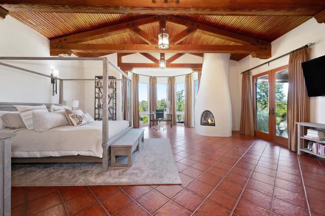 5905 Barton Rd, Loomis, CA 95650