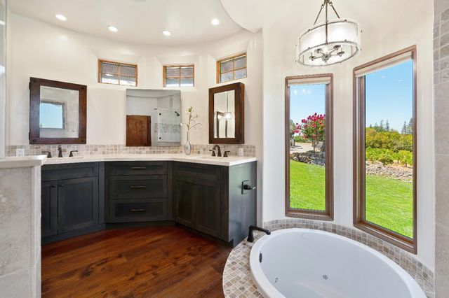 5905 Barton Rd, Loomis, CA 95650