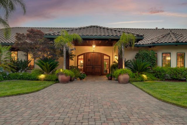 5905 Barton Rd, Loomis, CA 95650
