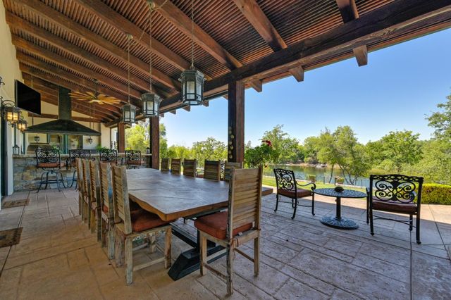5905 Barton Rd, Loomis, CA 95650