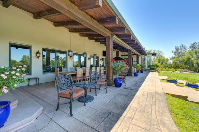 5905 Barton Rd, Loomis, CA 95650