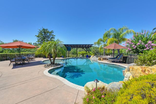 5905 Barton Rd, Loomis, CA 95650