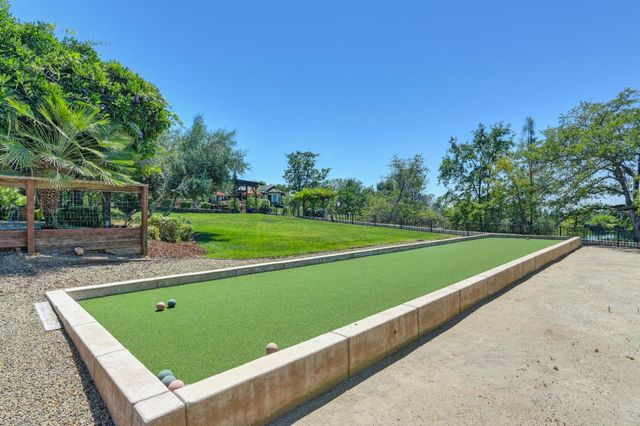 5905 Barton Rd, Loomis, CA 95650