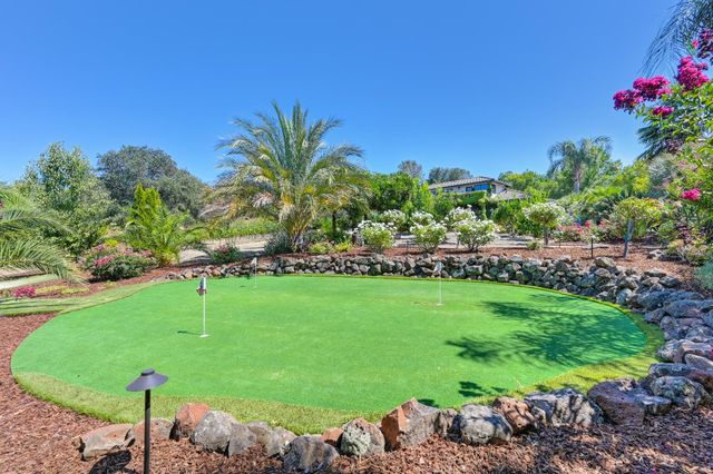 5905 Barton Rd, Loomis, CA 95650