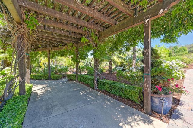 5905 Barton Rd, Loomis, CA 95650
