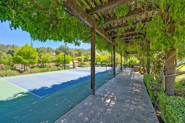 5905 Barton Rd, Loomis, CA 95650