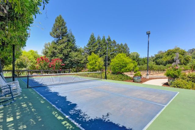5905 Barton Rd, Loomis, CA 95650