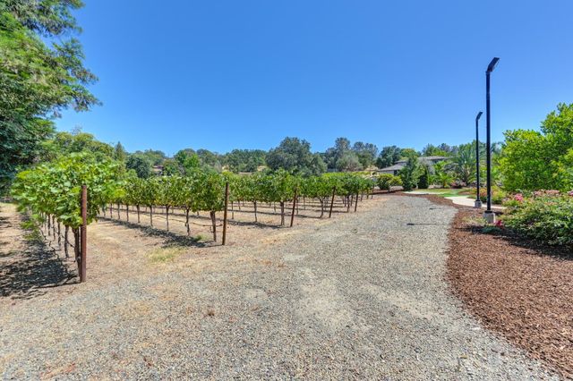 5905 Barton Rd, Loomis, CA 95650