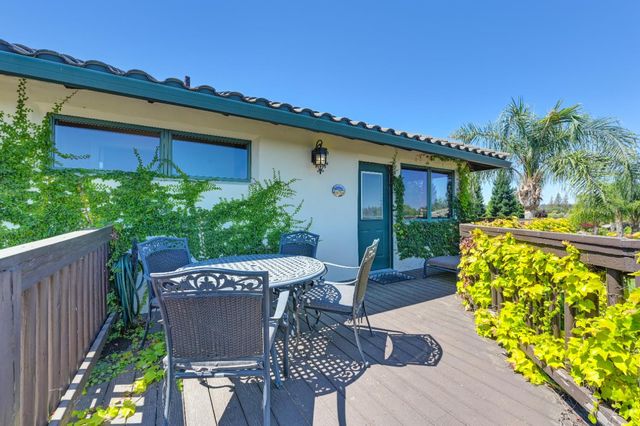 5905 Barton Rd, Loomis, CA 95650