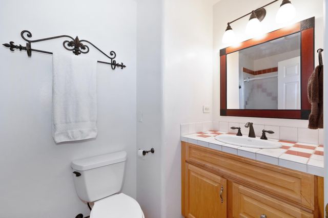 5905 Barton Rd, Loomis, CA 95650
