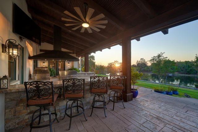 5905 Barton Rd, Loomis, CA 95650