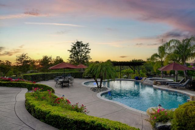 5905 Barton Rd, Loomis, CA 95650