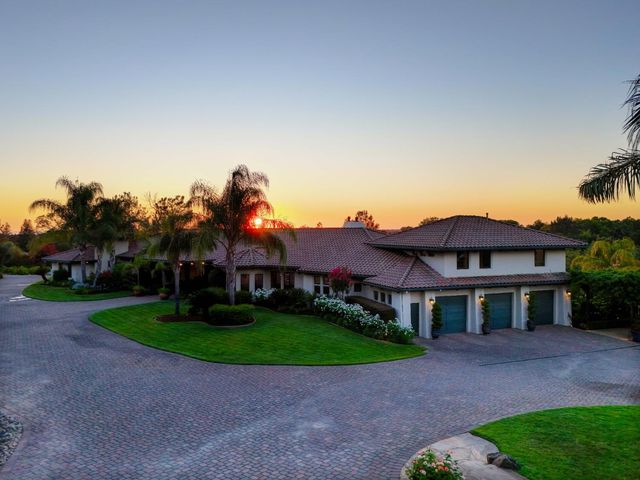 5905 Barton Rd, Loomis, CA 95650