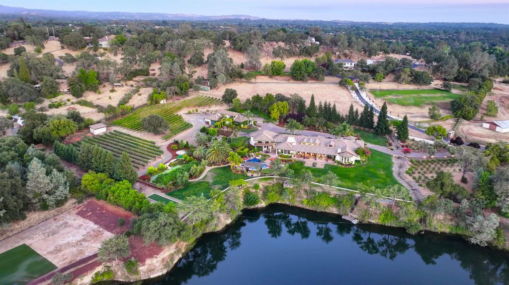 5905 Barton Rd, Loomis, CA 95650