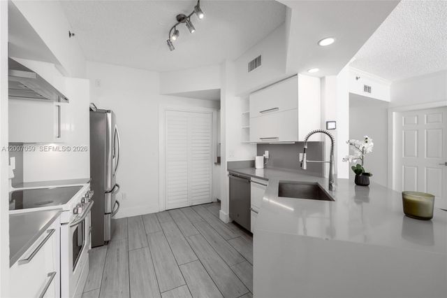 3245 NE 184th St 13109, Aventura, FL 33160