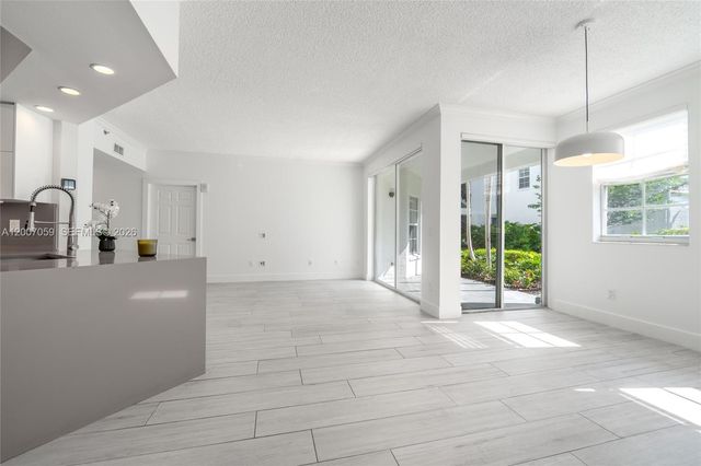 3245 NE 184th St 13109, Aventura, FL 33160