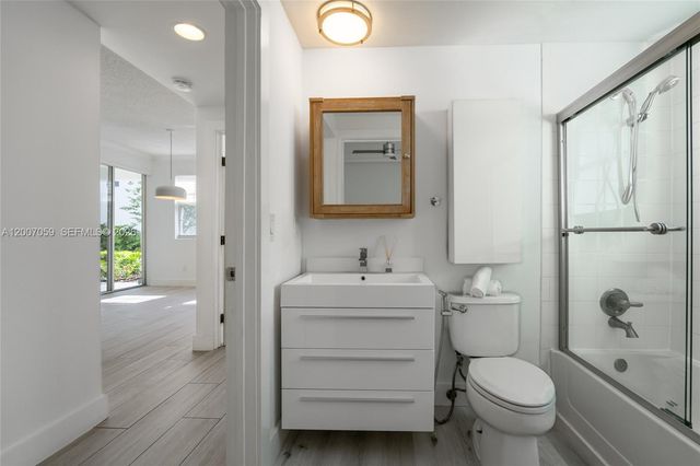 3245 NE 184th St 13109, Aventura, FL 33160