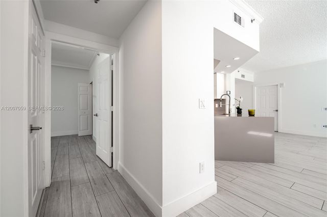 3245 NE 184th St 13109, Aventura, FL 33160