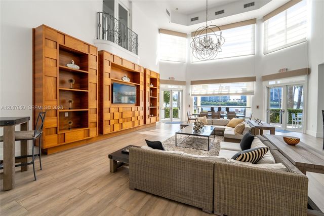 3245 NE 184th St 13109, Aventura, FL 33160