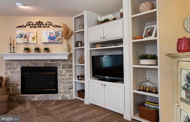 114 CRABAPPLE CT, Hummelstown, PA 17036