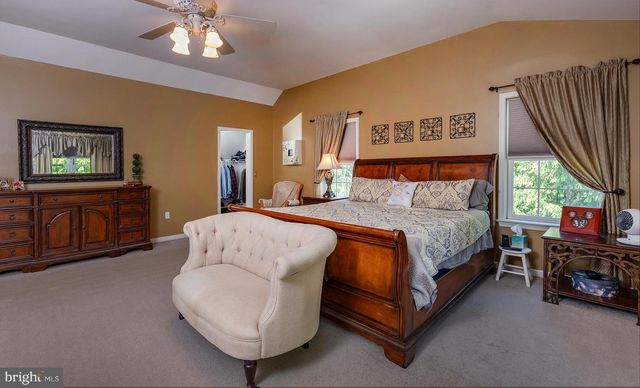 114 CRABAPPLE CT, Hummelstown, PA 17036