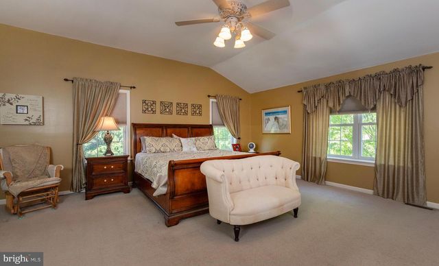 114 CRABAPPLE CT, Hummelstown, PA 17036