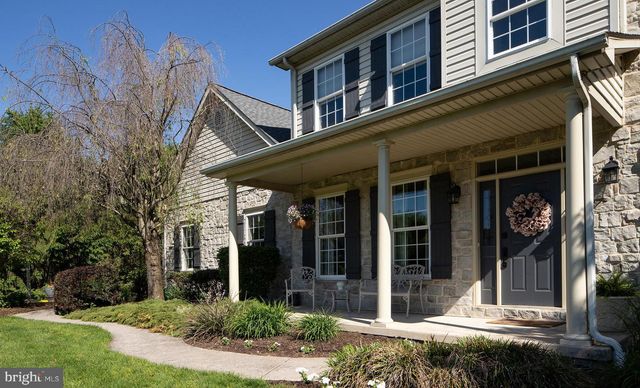 114 CRABAPPLE CT, Hummelstown, PA 17036