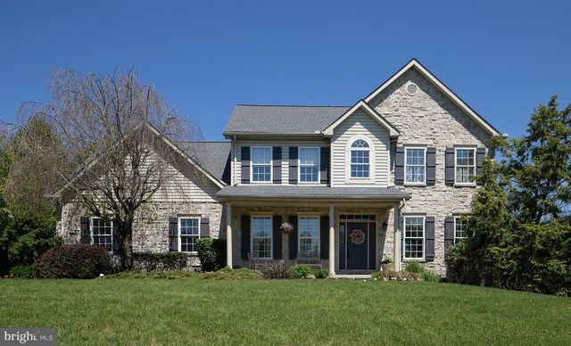 114 CRABAPPLE CT, Hummelstown, PA 17036