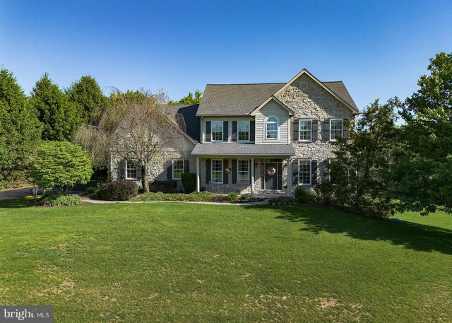 114 CRABAPPLE CT, Hummelstown, PA 17036